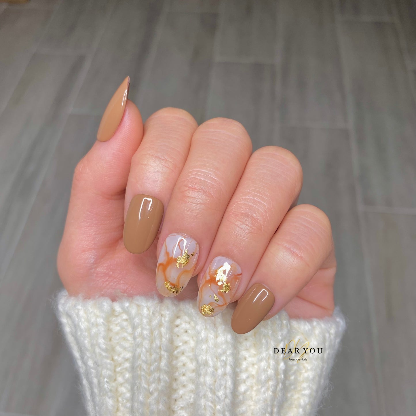 Gold Marble Nail Set 24pcs (Round)