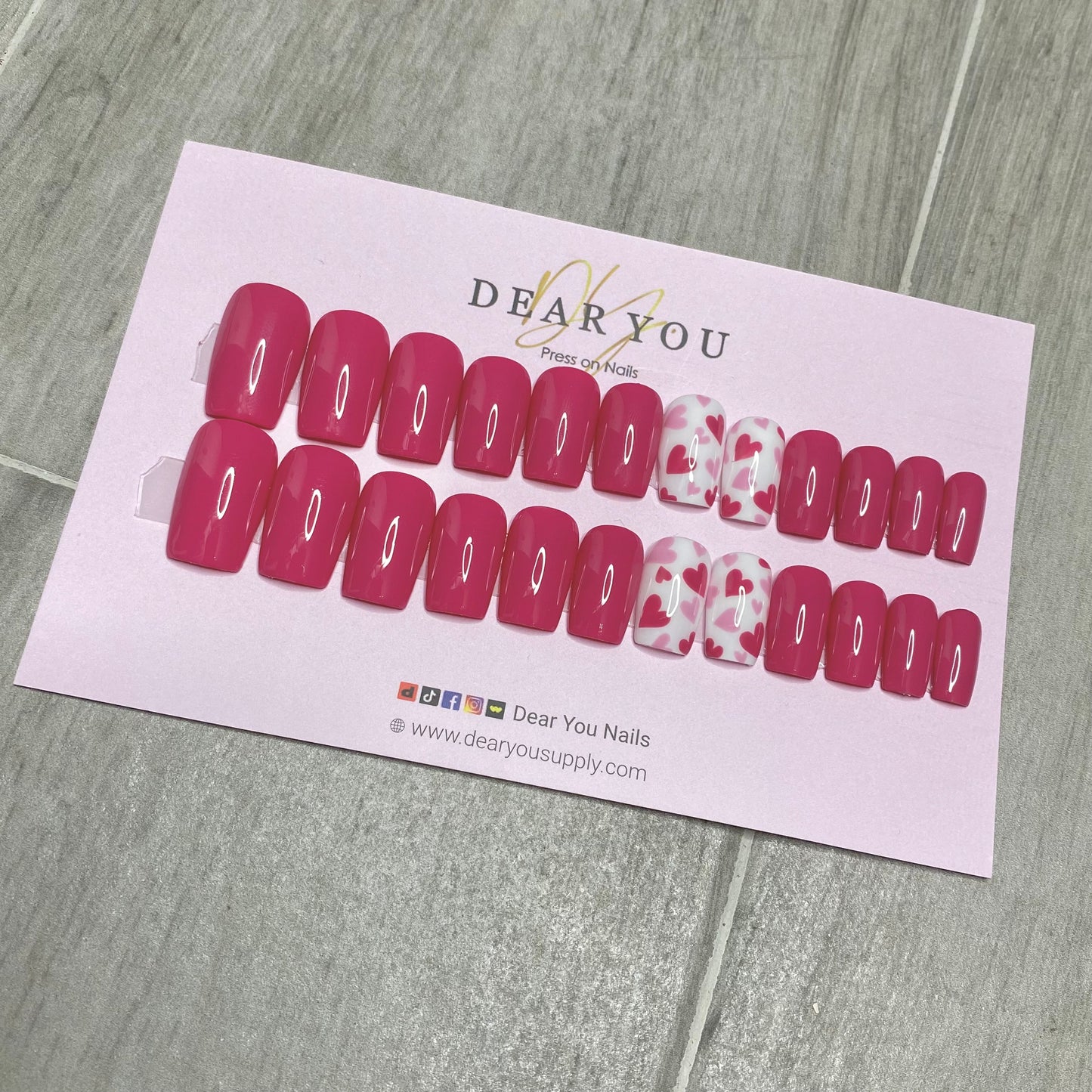 Hearts Nail Set 24pcs (Square)