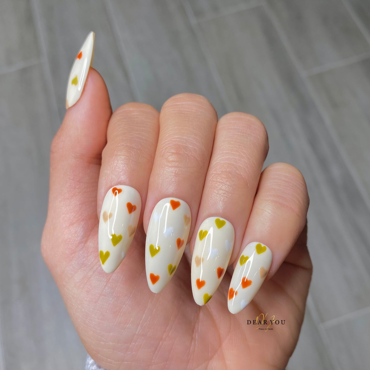 Hearts Nail Set 24pcs (Almond)